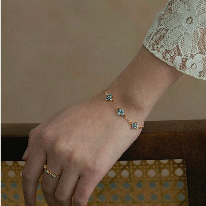BRACELET FLEUR BLEUE ELARA