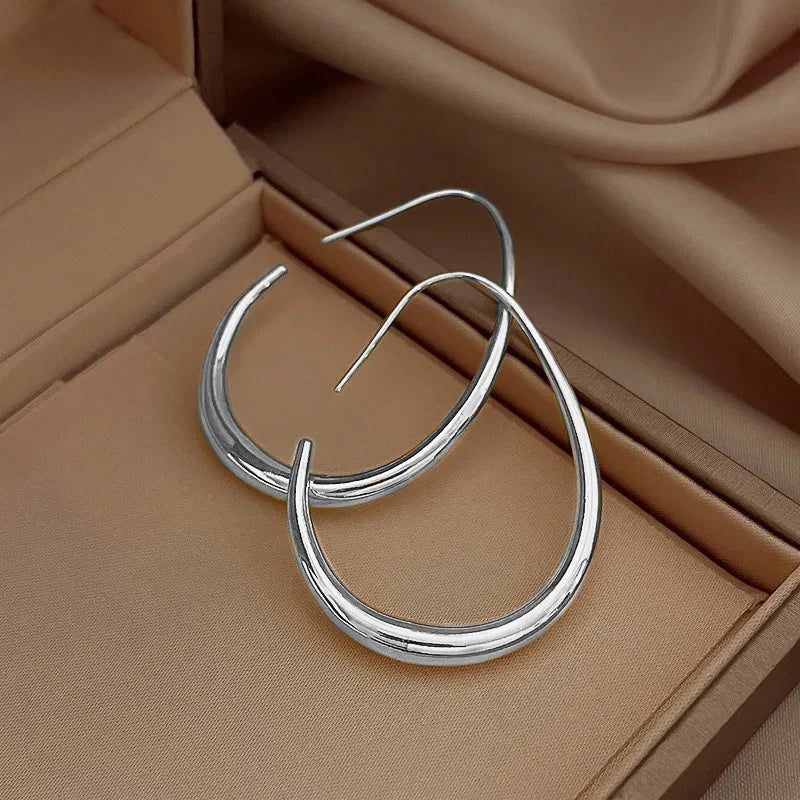 Zoravelle – Waterdrop Hoop Earrings
