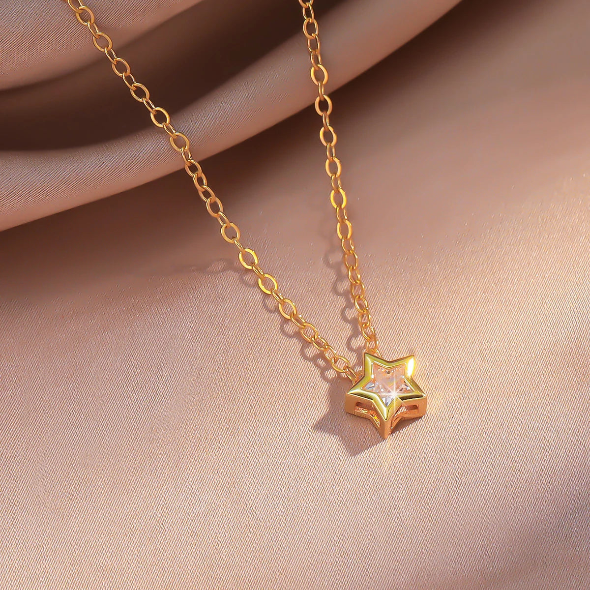 Zoravelle – Luminous Star Pendant Necklace